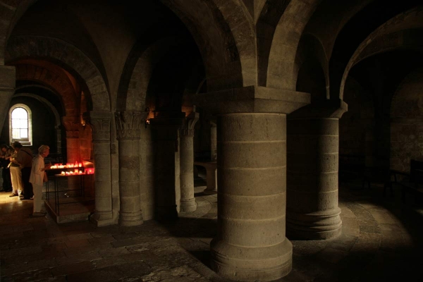 De crypte van de abdijkerk van Saint-Benoît-sur-Loire