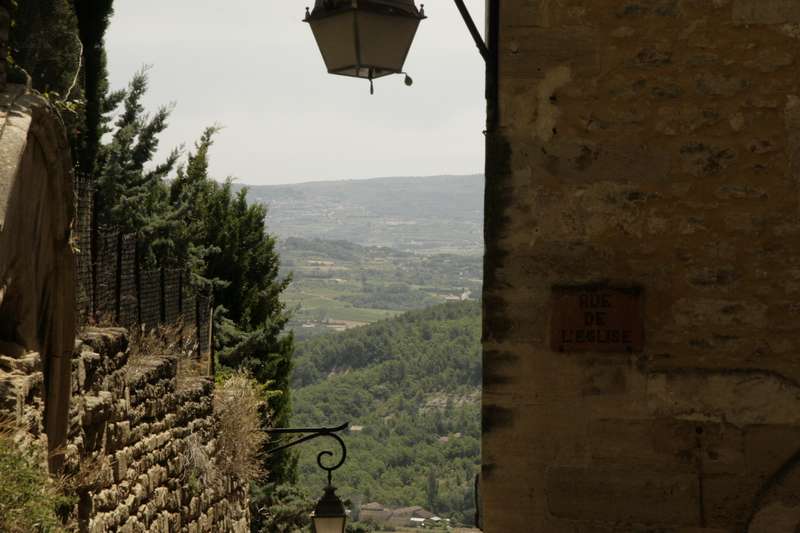 Gordes-vaucluse-provence-vaucluse-rue-de-leglise