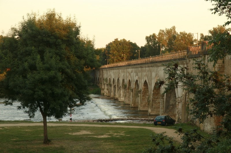 apremont-sur-allier-Aquaduct-le-Gu-C3-A9tin