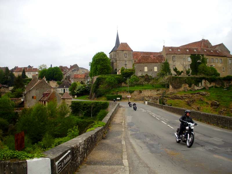 Saint-benoit-du-sault-indre-centre-plus-beaux-village-brug