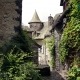 Straatje in hert dorp Salers in de Auvergne, Frankrijk