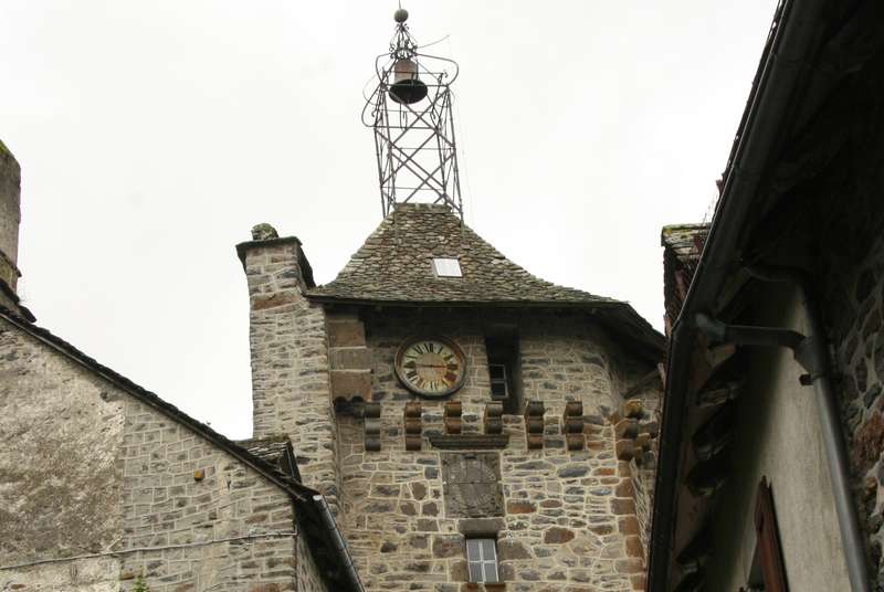Toren tempeliers in Salers in de Auvergne Frankrijk