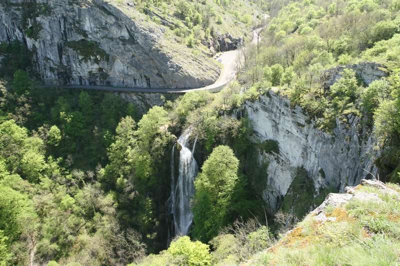 autoire-plus-beaux-village-waterval