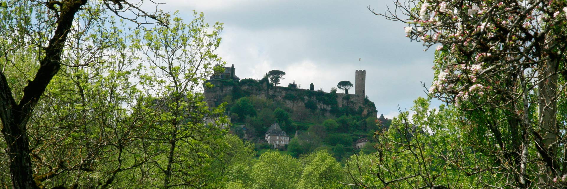 Het dorp Turenne in Frankrijk