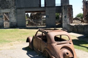 De auto van de dokter van Oradour-sur-Glane, het dorp dat in 1944 door de SS werd verwoest