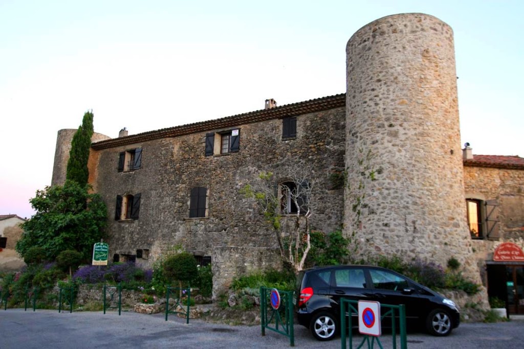 Kasteel in de het dorp Tourtour in de Provence