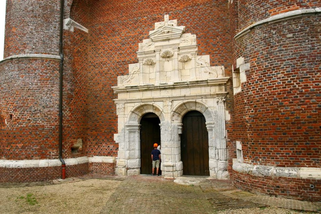 Portaal van de kerk in Parfondeval, Frankrijk