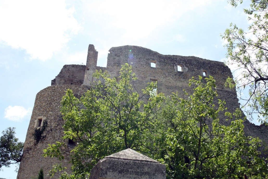 Het kasteel in Montburn les Bains in de Drome Frankrijk