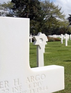 Graf op de Amerikaanse militaire erebegraafplaats bij Omaha Beach in Normandië Frankrijk.