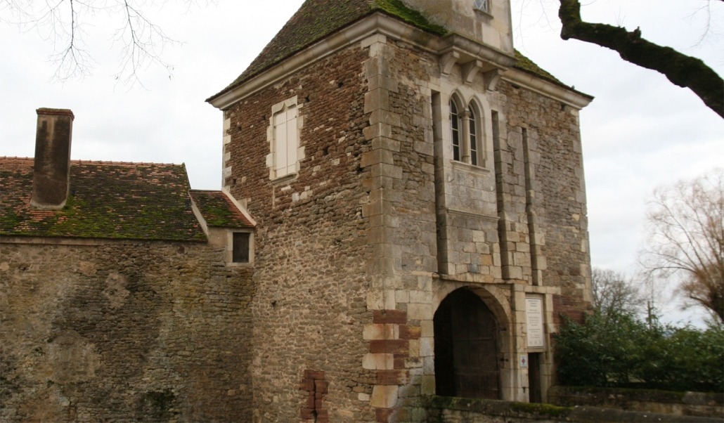 Poortgebouw van het kasteel van Epoisses in Bourgondië, Frankrijk