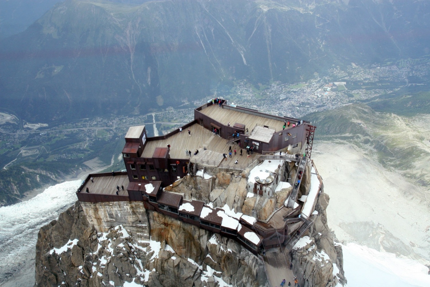 Uitzicht op Chamonix vanaf de Aiguille du Midi