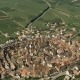 Eguisheim-elzas-dorp-frankrijk-wijngaarden-kerkje--Atout-France-Daniel-Philippe-1200