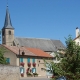 De kerk van het dorp Rodemack in Frankrijk