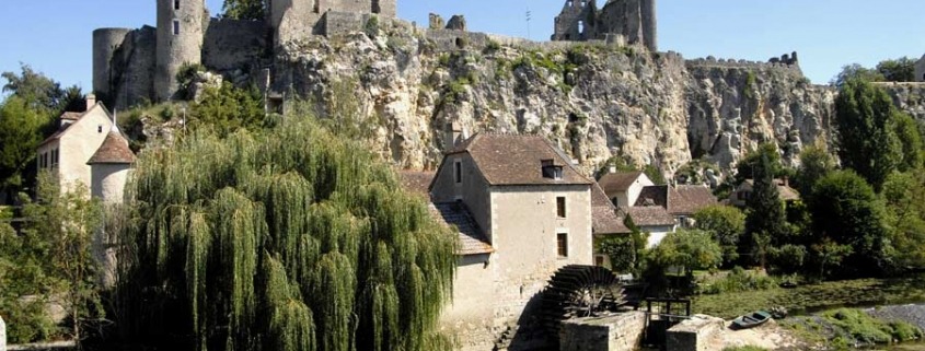 Angles-sur-l'Anglin-dorp-Frankrijk-watermolen-kasteel_Jochen-Jahnke-via-Wikimedia-Commons