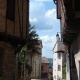 Castelnau-de-Montmiral-dorp-tarn-frankrijk-doorkijkje-straatjer