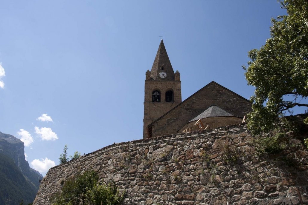 Het kerkje van La-Grave-La-Meije een dorp in de Franse Alpen