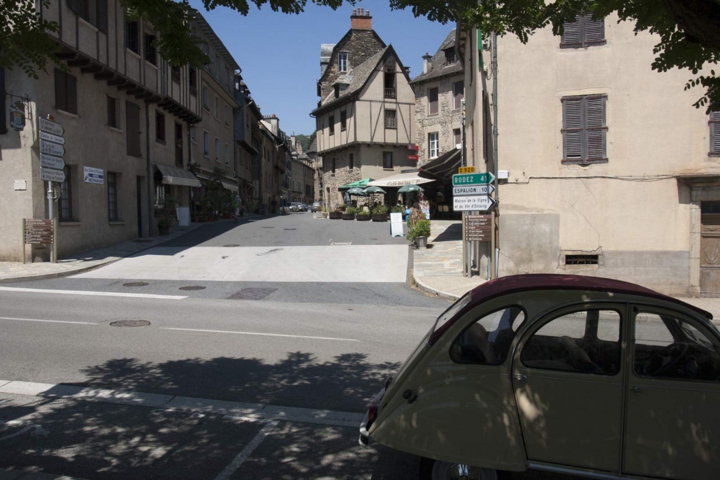 Straatje in Estaing in de Aveyron, Frankrijk