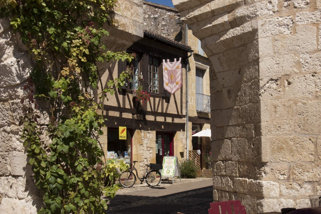 Winkel in het bastidedorp Monpazier in Frankrijk
