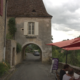 Poort in het dorp Limeuil in Zuid-West Frankrijk