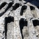 Graven uitgehakt in de rots bij de klooster van Montmjour in Frankrijk