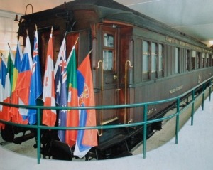 Een treinwagon van hetzelfde type waar in 1918 de wapenstilstand werd ondertekend en waarmee de Eerste Wereldoorlog tot een einde kwam