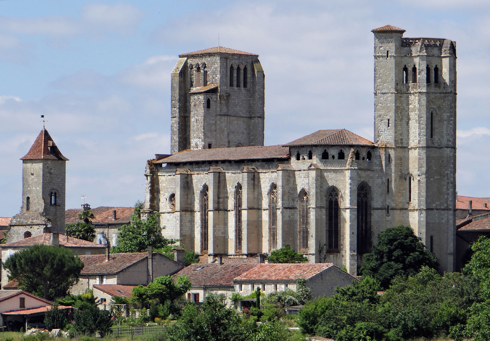 De kerk van La Romieu in het zuiden van Frankrijk