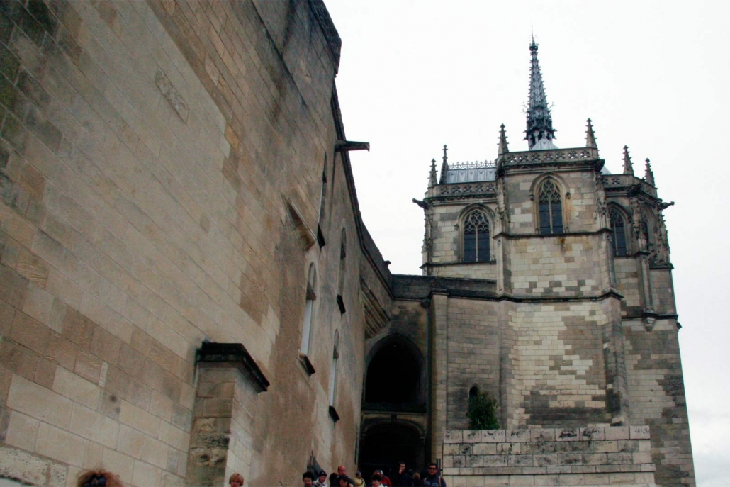 De hoofdingang van het kasteel van Amboise