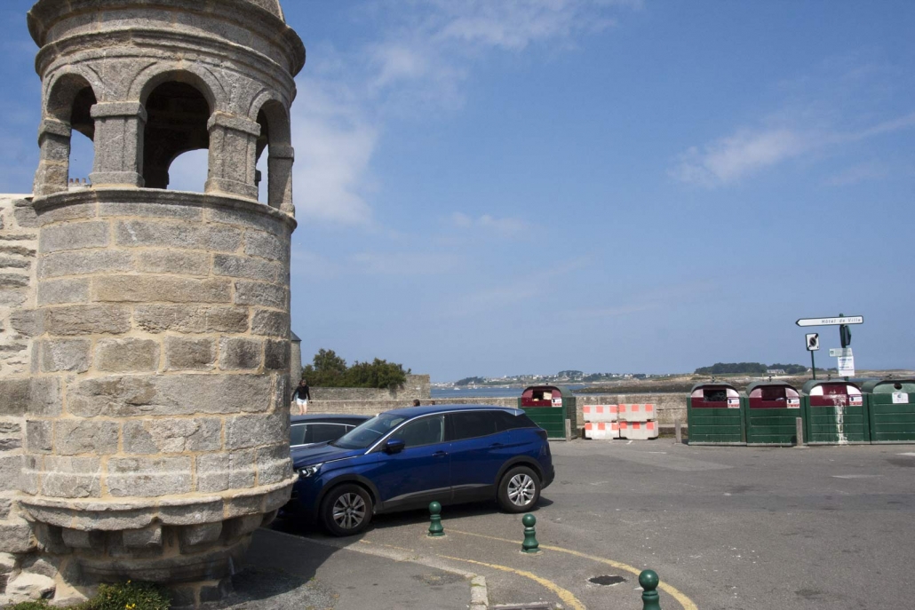 Een torentje bij de haven van Roscoff