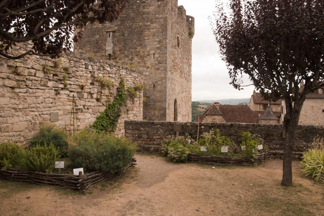 Middeleeuwse tuin in het Franse dorp Capdenac bij de Lot
