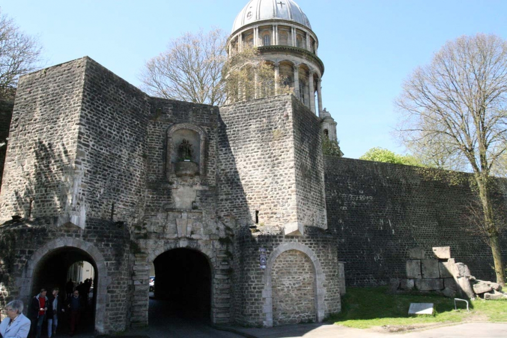De Porte Neuve van de bovenstad in Boulogne-sur-Mer