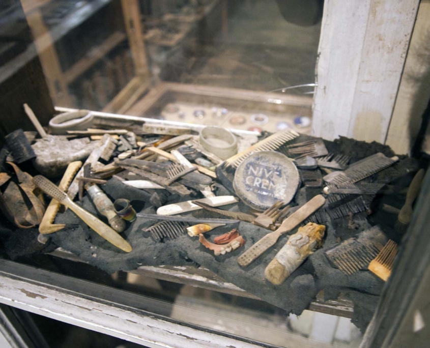 Zalfjes en kammetjes in het museum Romagne 14-18 over de Eerste Wererldoorlog