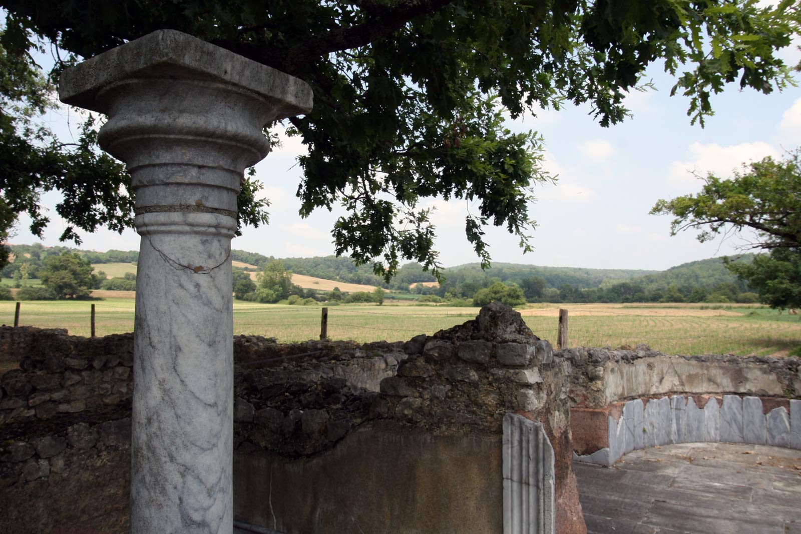 Marmeren zuil van de Romeinse villa bij Montmaurin in het zuiden van Frankrijk