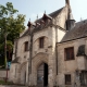 Toegangsgebouw naar de abdij van Jumières in Frankrijk