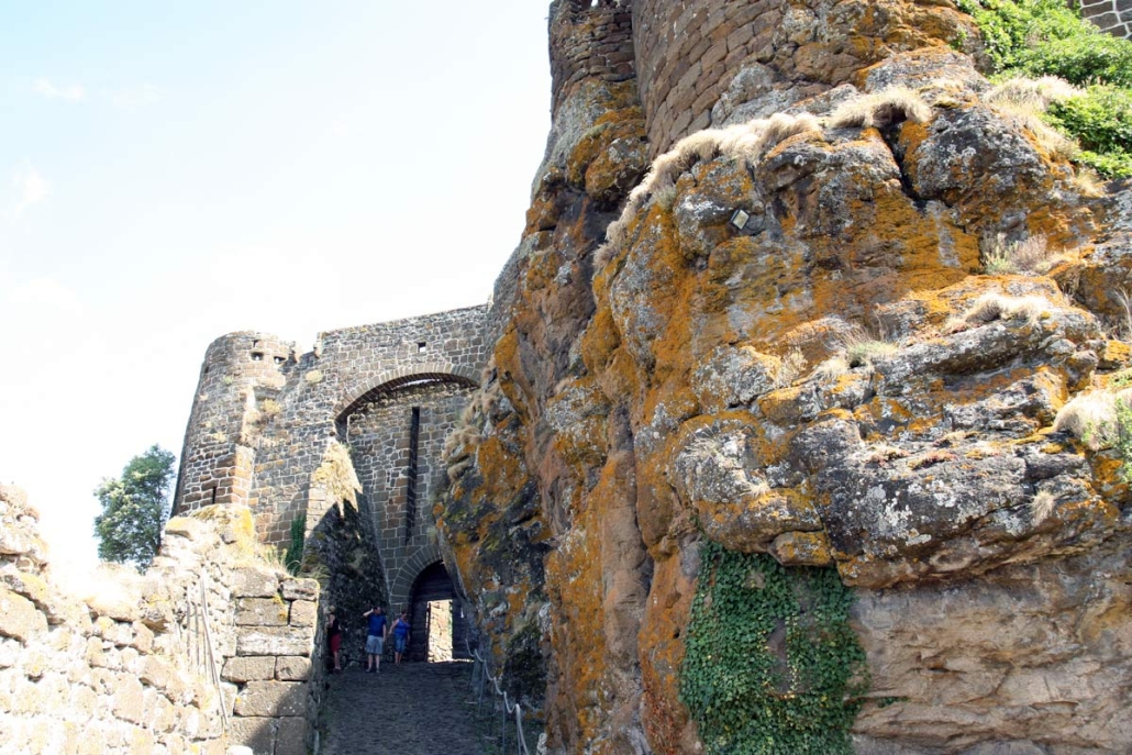 Ingang van het kasteel van Polignac