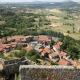 Het dorpje Polignac gezien vanaf het kasteel