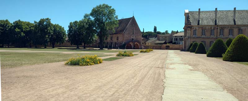 De graanopslag van de abdij van Cluny