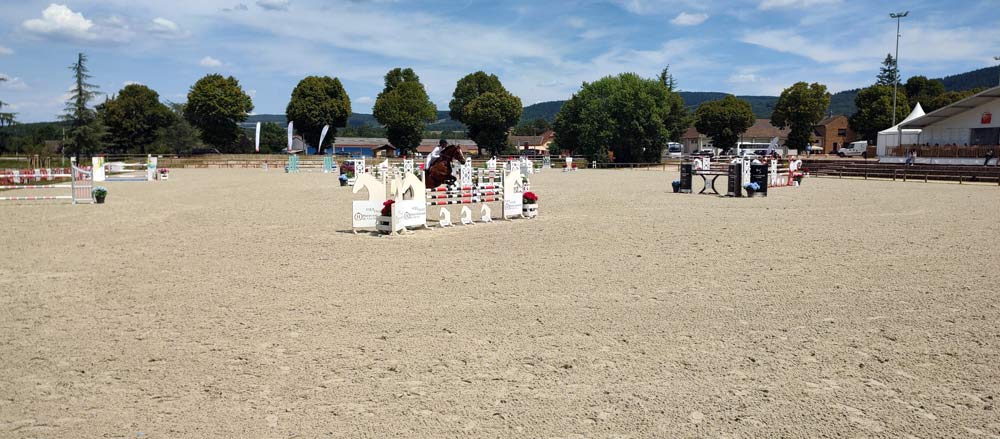 Paardenwedstrijd in Cluny