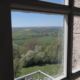 Uitzicht uit het raam vanuit het kasteel van Chateauneuf en Auxois